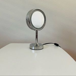 Plug In Mirror